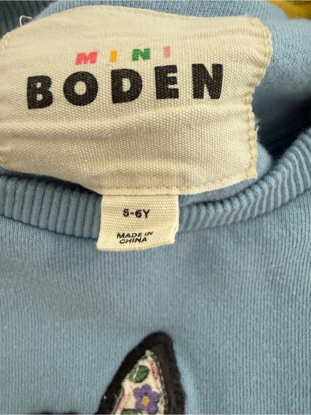 Mini Boden Girls Blue Sweatshirt with Black Cat Applique Size 5/6 - Picture 3 of 4